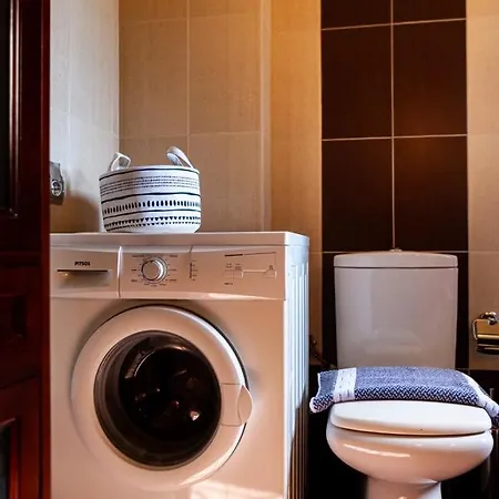 Optimist Air Spacious Apartment Near Beach Holiday home Azolimnos